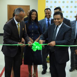 ባንካችን ዘመናዊ የባንክ አገልግሎት በካፌ የሚሰጠውን ማዕከል በድምቀት አስመረቀ