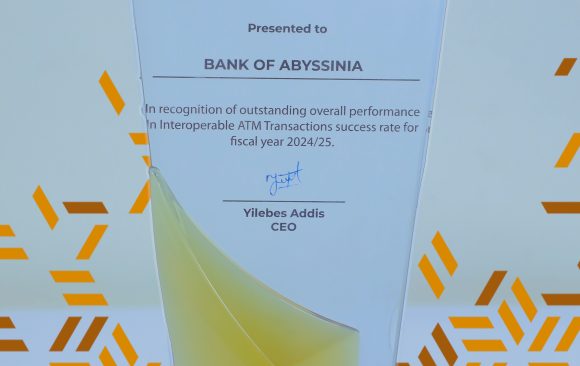 131A9941 ኢትስዊች ባንካችን በባንክ ለባንክ ግብይት ላስመዘገበው የላቀ አፈጻጸም የዕውቅና ሽልማት አበረከተ
